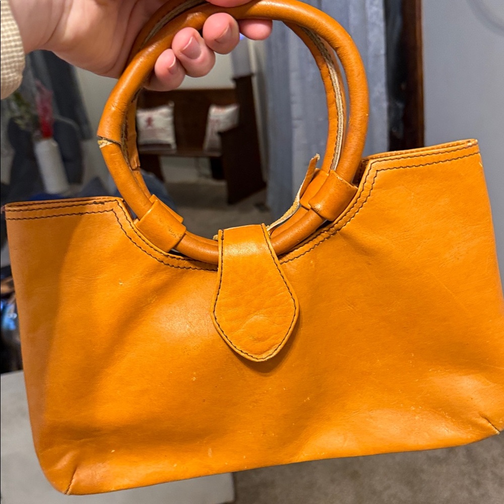 Elegant hand made  Leather Handbag
